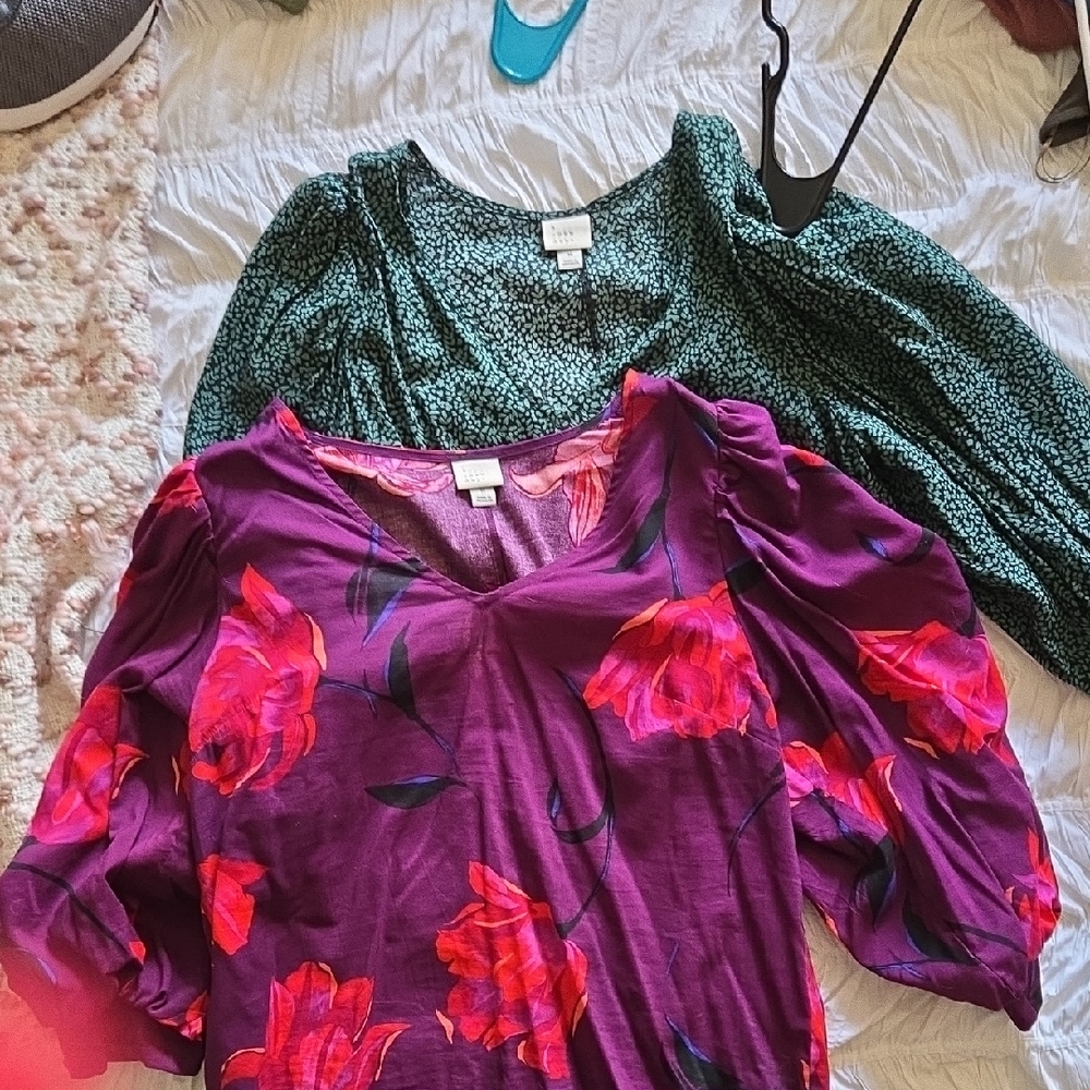 a new day Purple Floral V-Neck Puff Sleeve Top